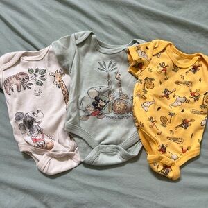 Disney Baby Bodysuit Onesie Safari Prints 0-3 Months - Never Worn
